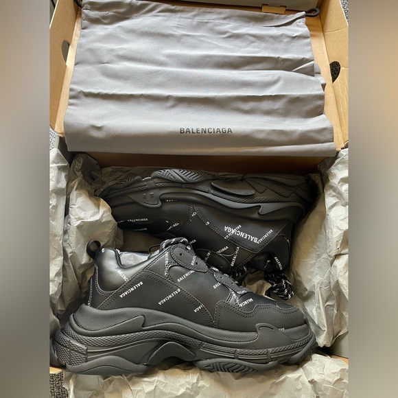 Black Balenciaga Triple S - Picture 7 of 10